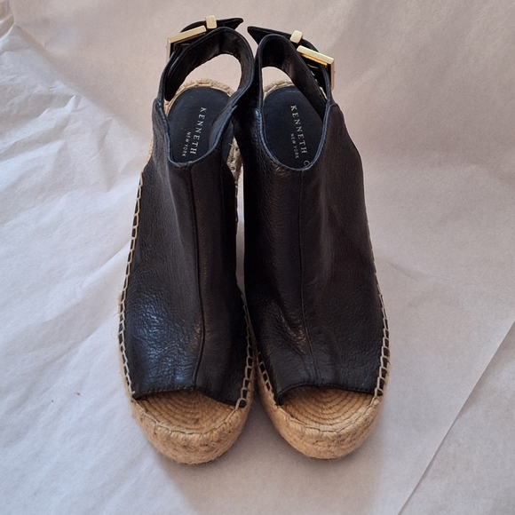 Kenneth Cole Women Olivia Espadrille Peep-Toe Black leather Wedges Size 7.5M - Picture 3 of 10